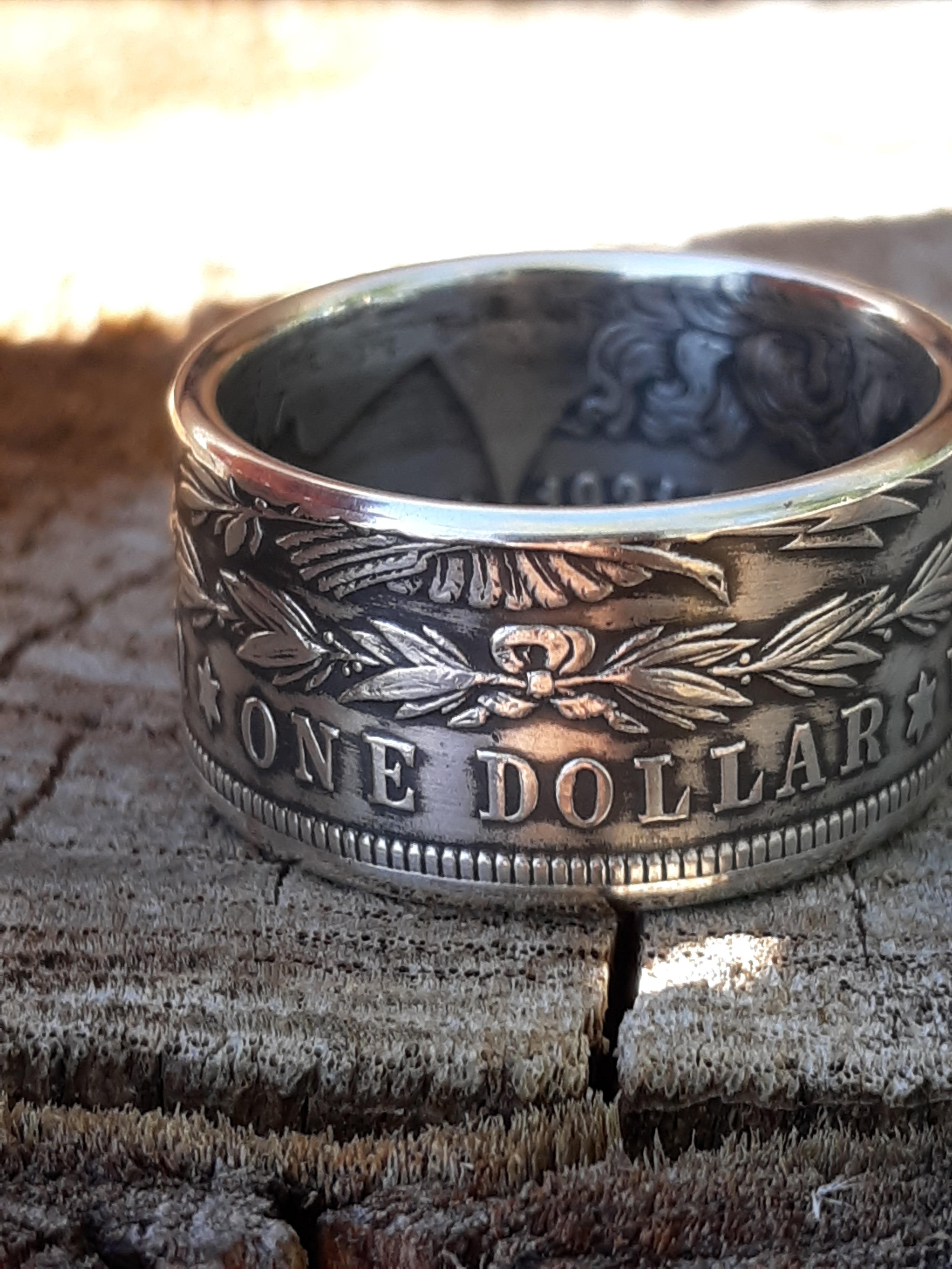 One dollar coin ring top